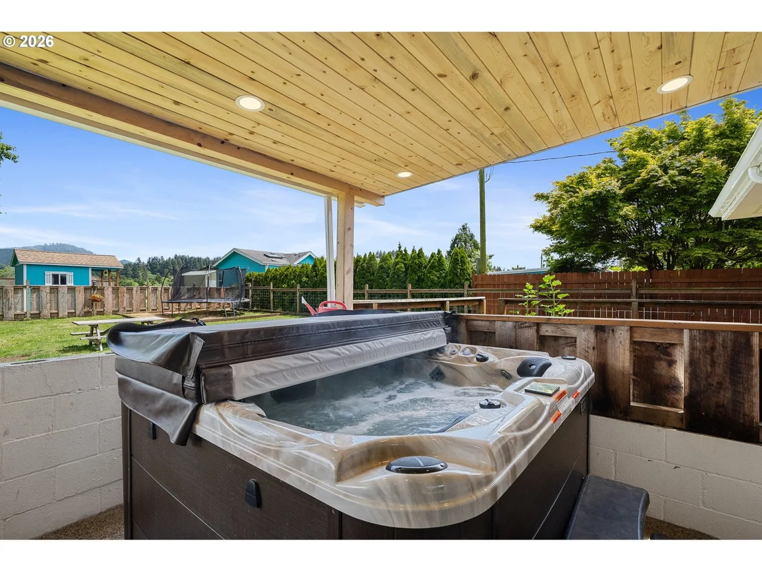 Photo of 7310 TRASK RIVER RD