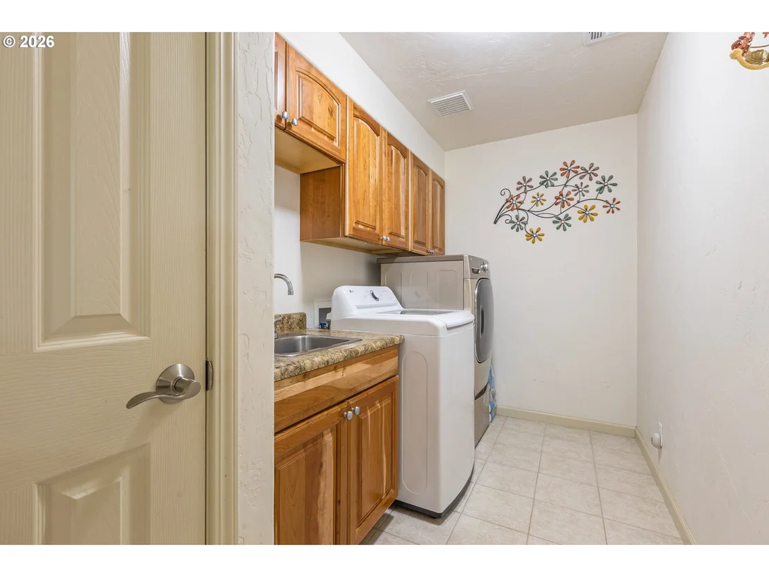 Photo of 757 ECHO DR