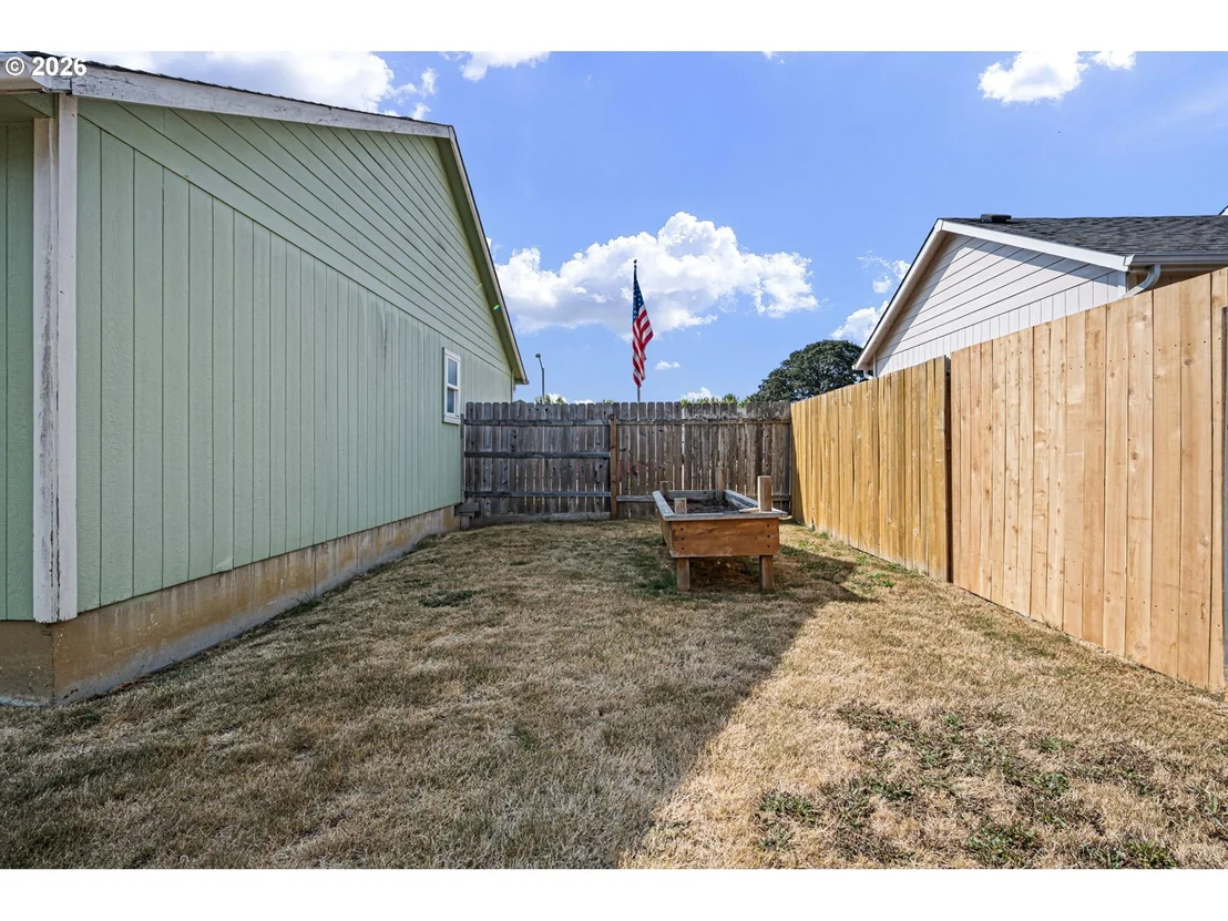 Photo of 24891 KINGPIN LOOP