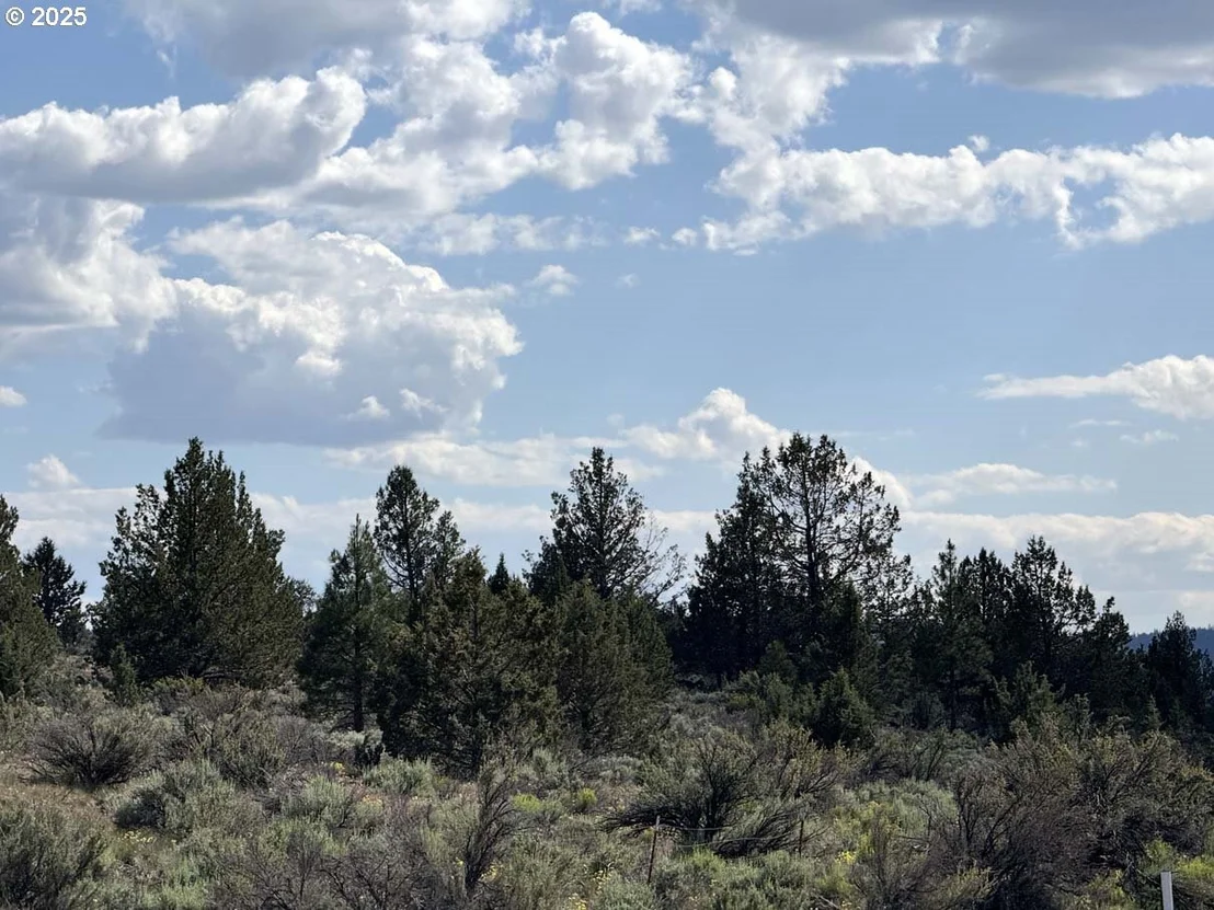 Photo of Unit 300 at HWY 140