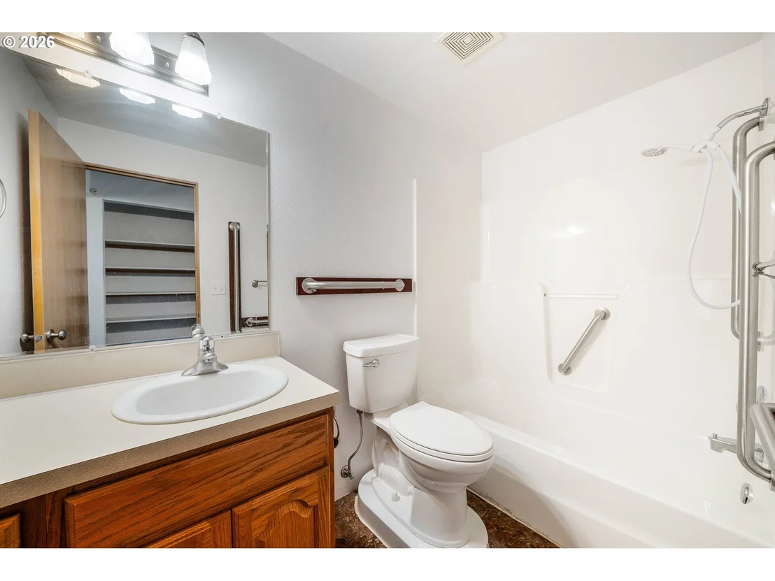 Photo of 668 EGRET AVE