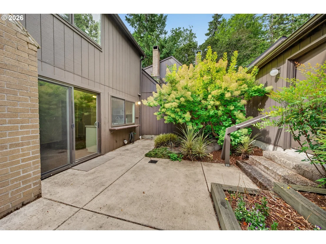 Photo of 20 BRAE BURN DR