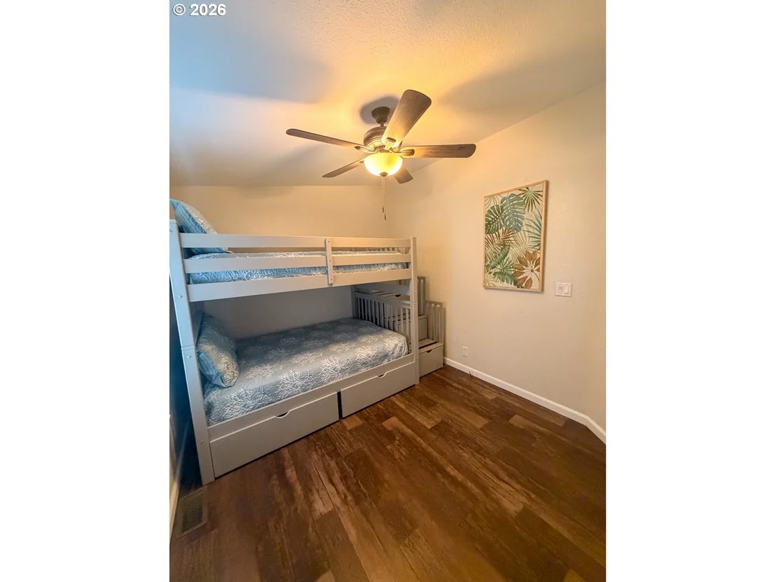 Photo of 1060 CEDAR LOOP