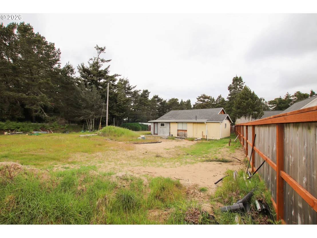 Photo of 1120 RHODODENDRON DR