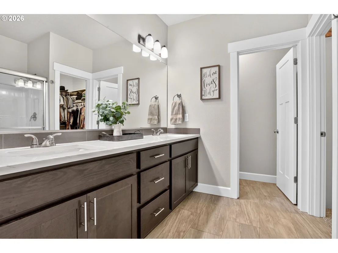 Photo of 1094 NE REGAN HILL LOOP