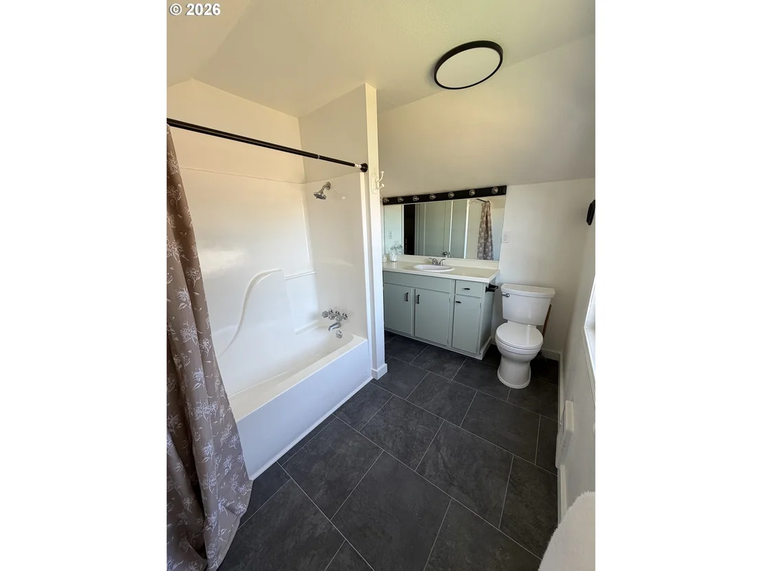 Photo of 775 HOWARD AVE
