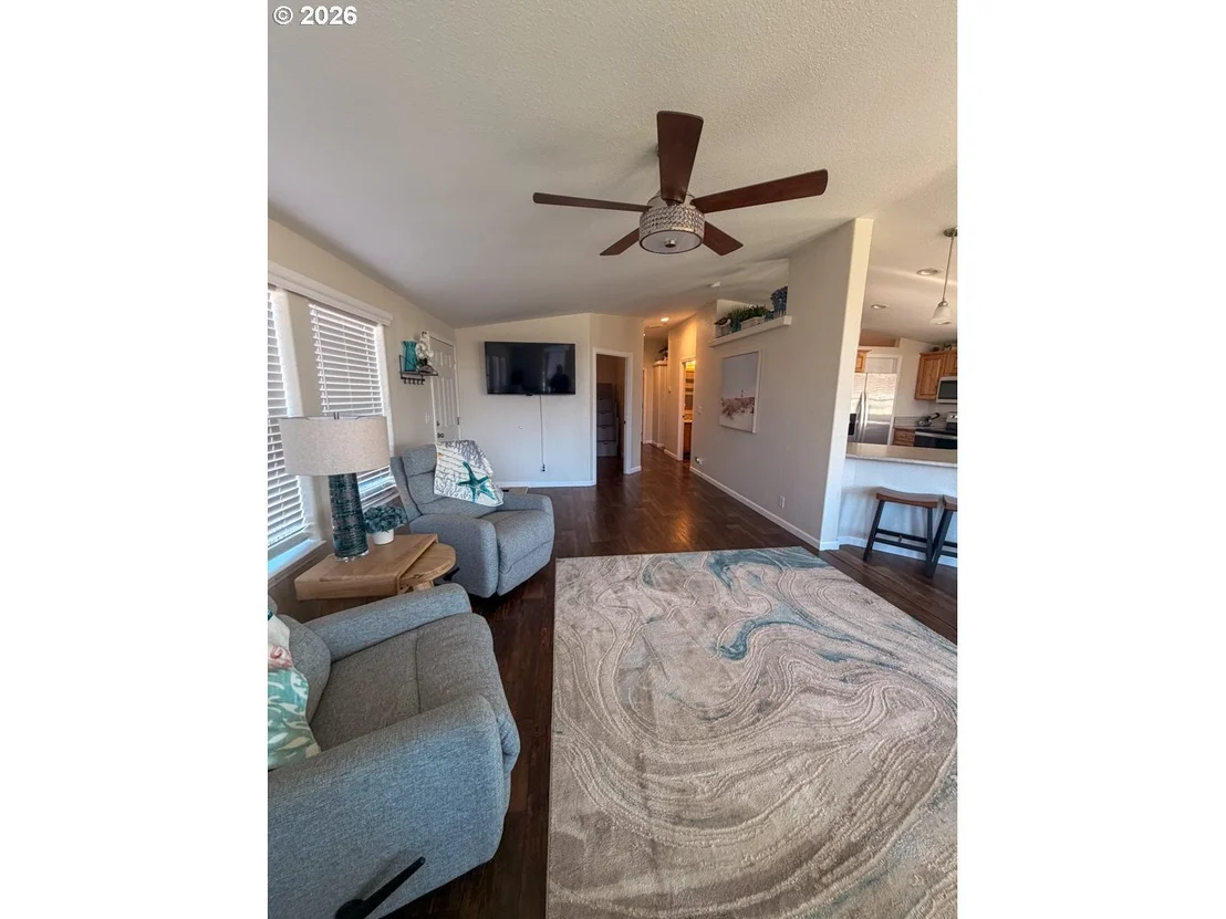 Photo of 1060 CEDAR LOOP