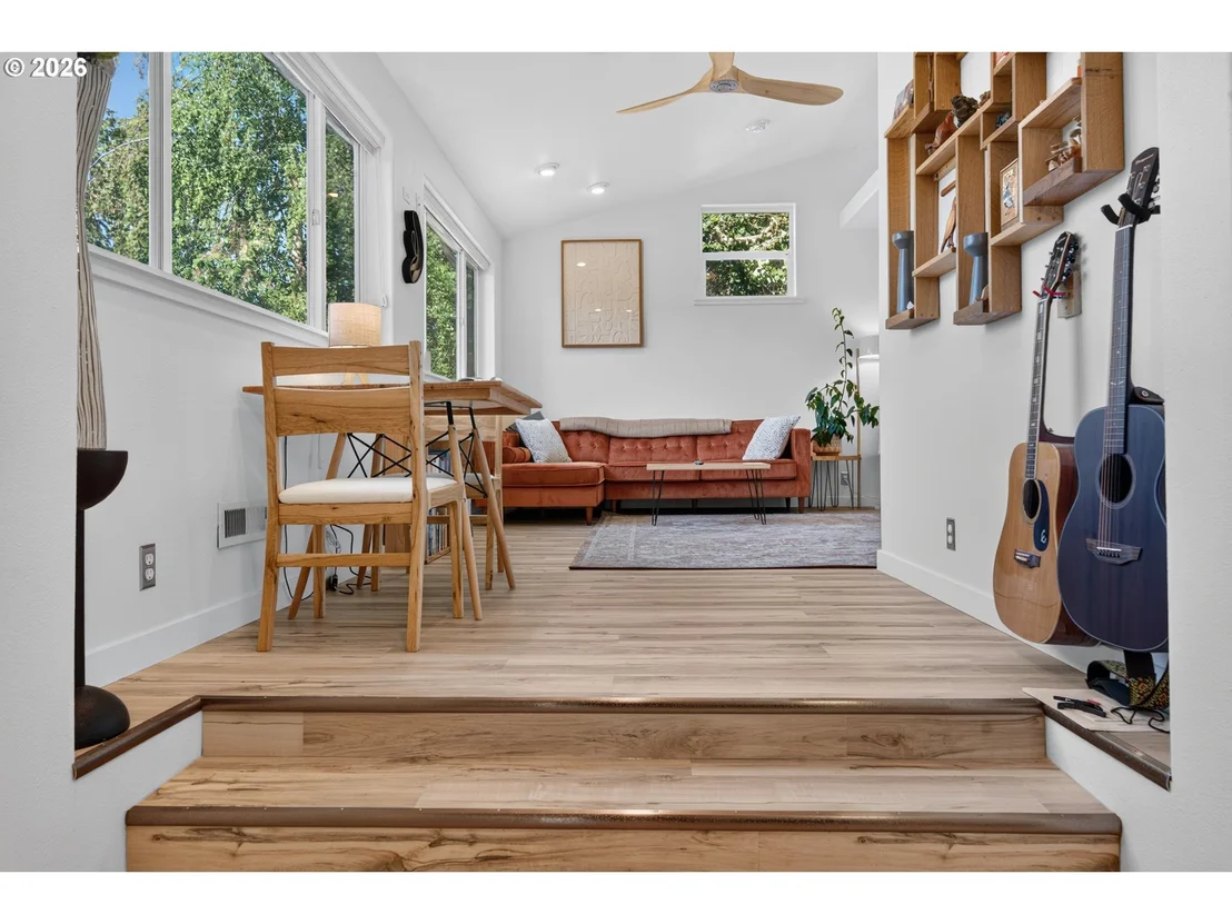 Photo of 207 W 52ND AVE