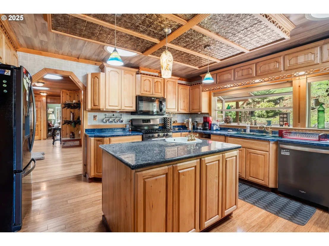 Photo of 520 BRIMSTONE RD