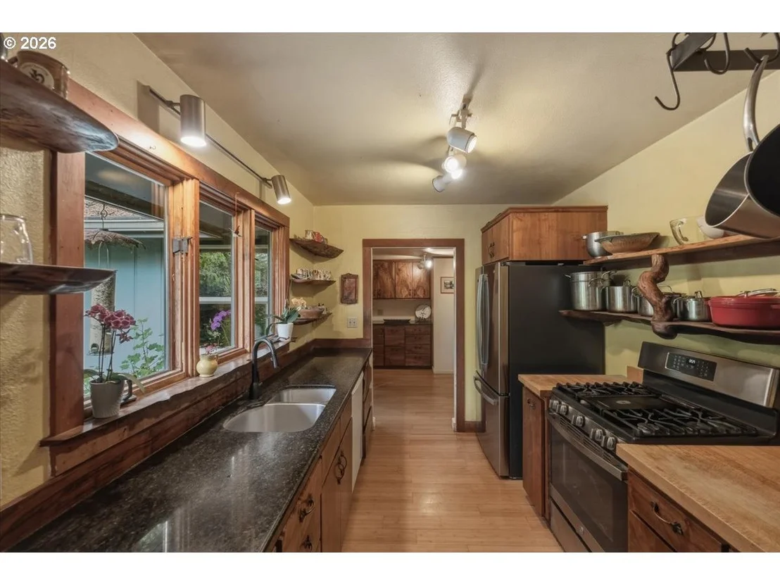 Photo of 25159 GRANGE HALL RD