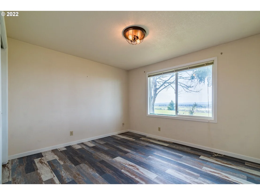 Photo of 33530 MOUNT TOM DR