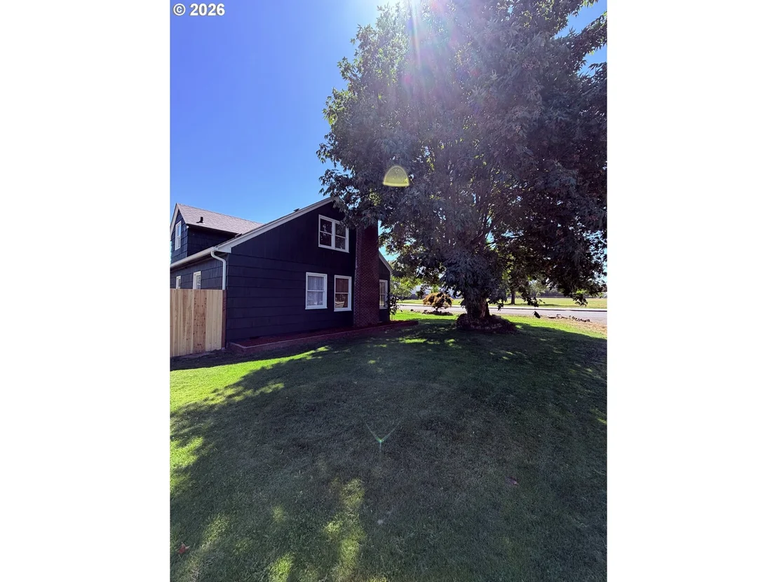 Photo of 775 HOWARD AVE