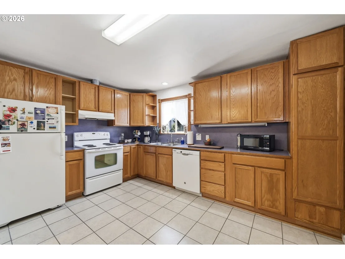 Photo of 1385 PARKER ST