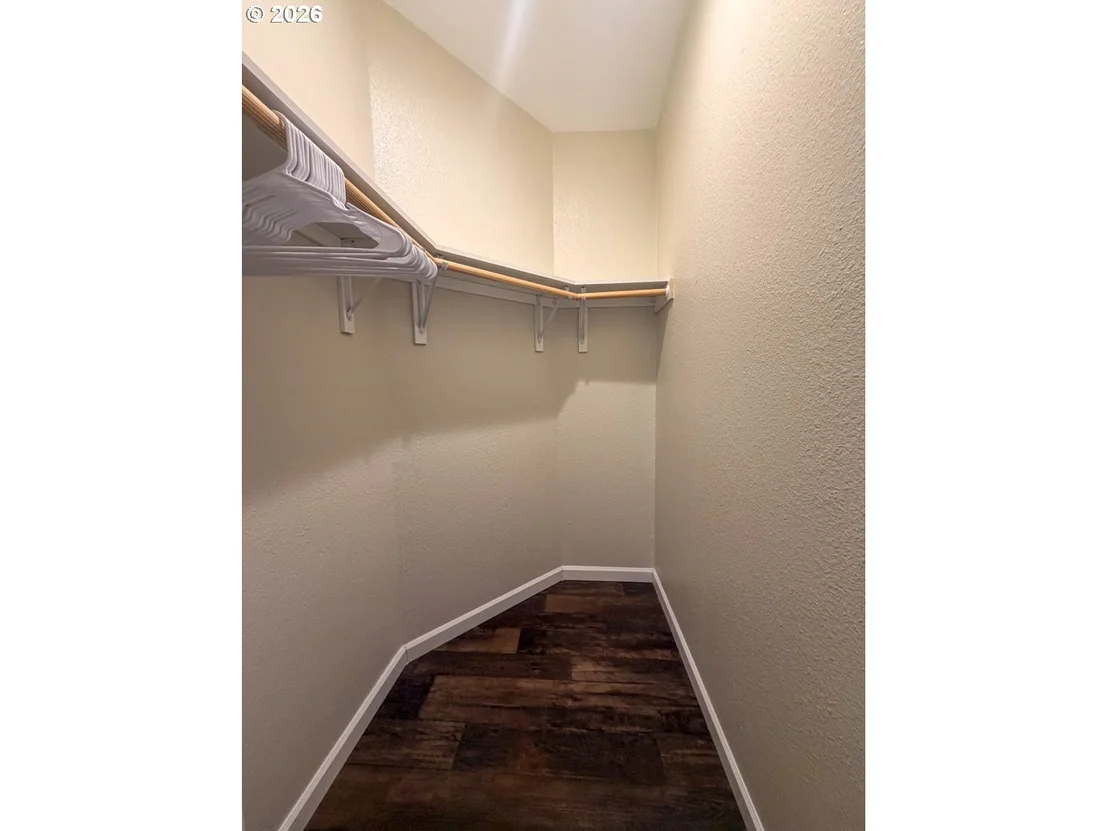 Photo of 1060 CEDAR LOOP