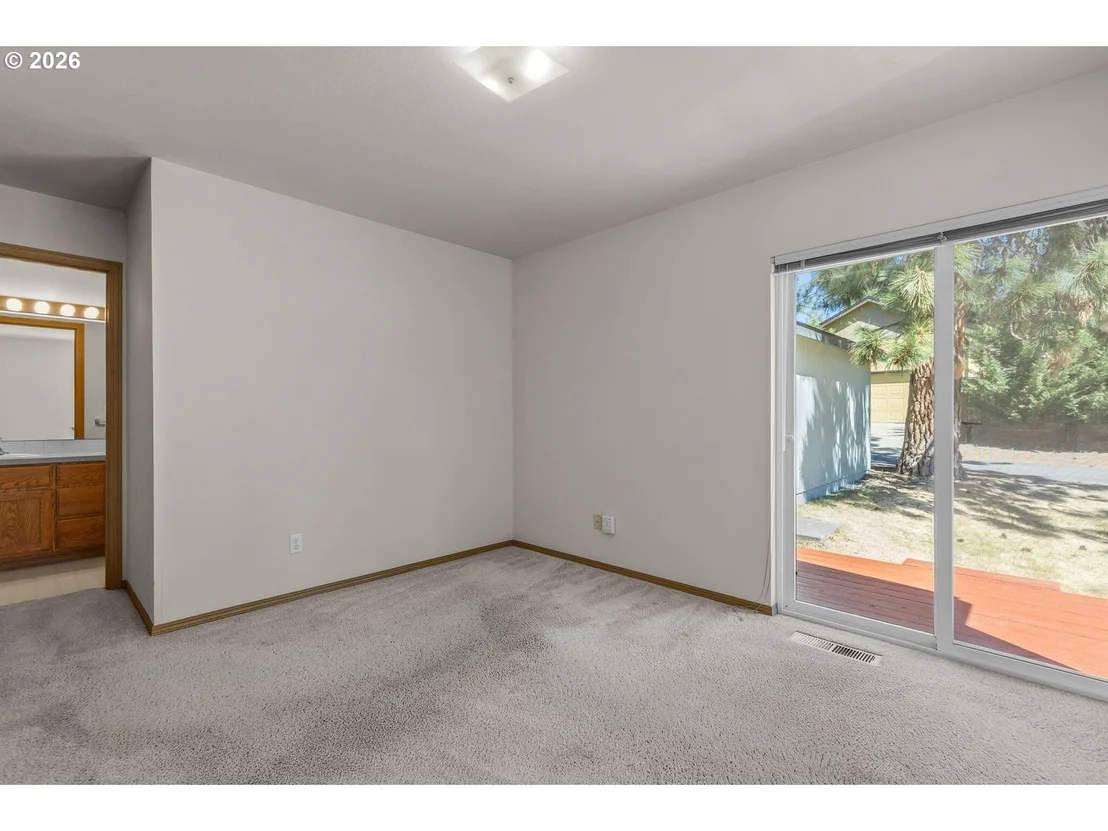 Photo of 1608 NW ELGIN AVE