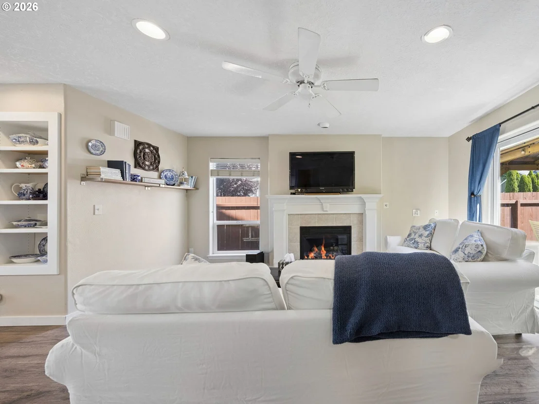 Photo of 644 SE MYRTLEWOOD PL