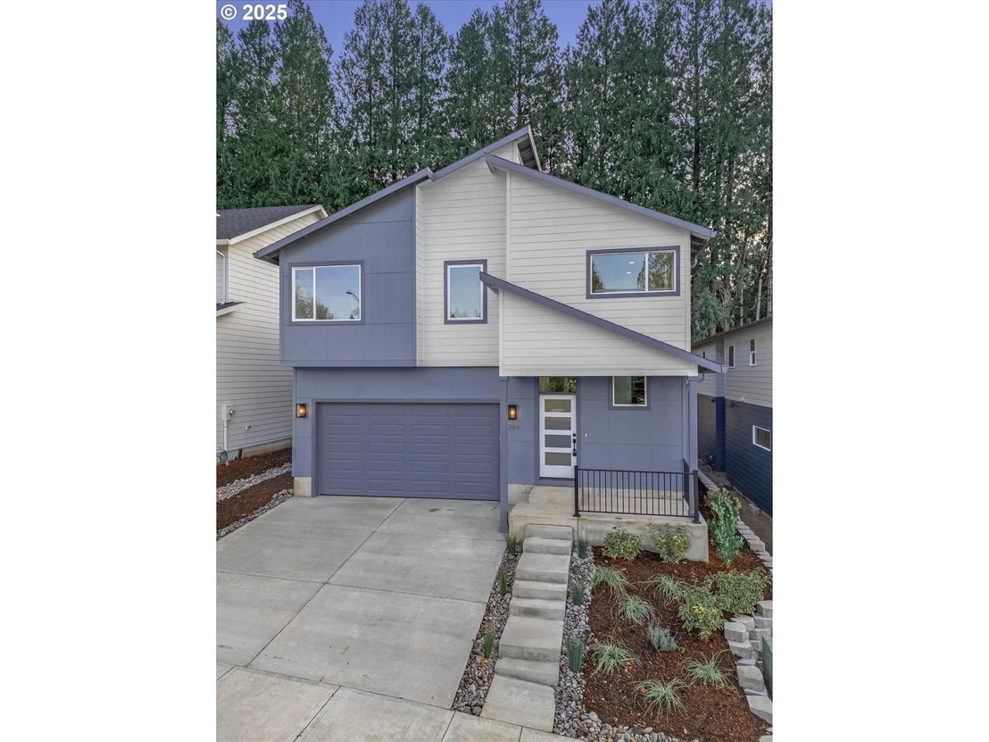Photo of 284 NW MAWRCREST AVE