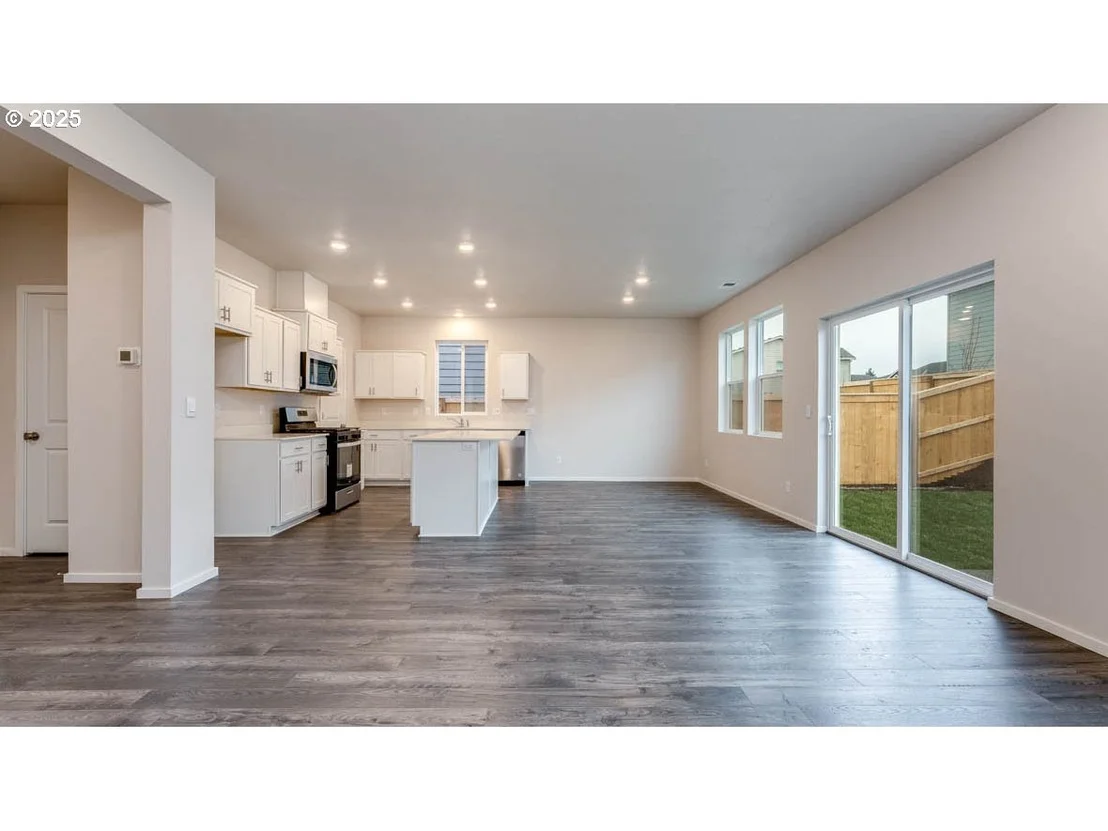 Photo of 4969 Dilling AVE NE