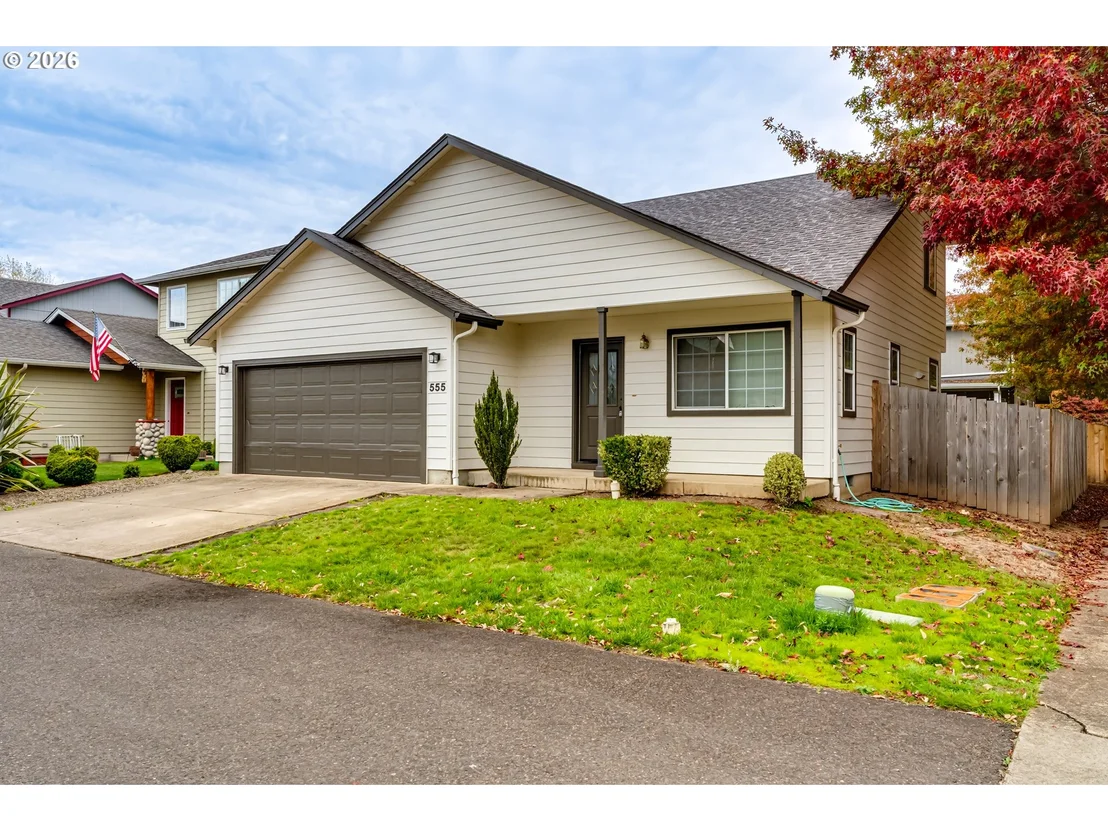 Photo of 555 HOLLYHOCK LN