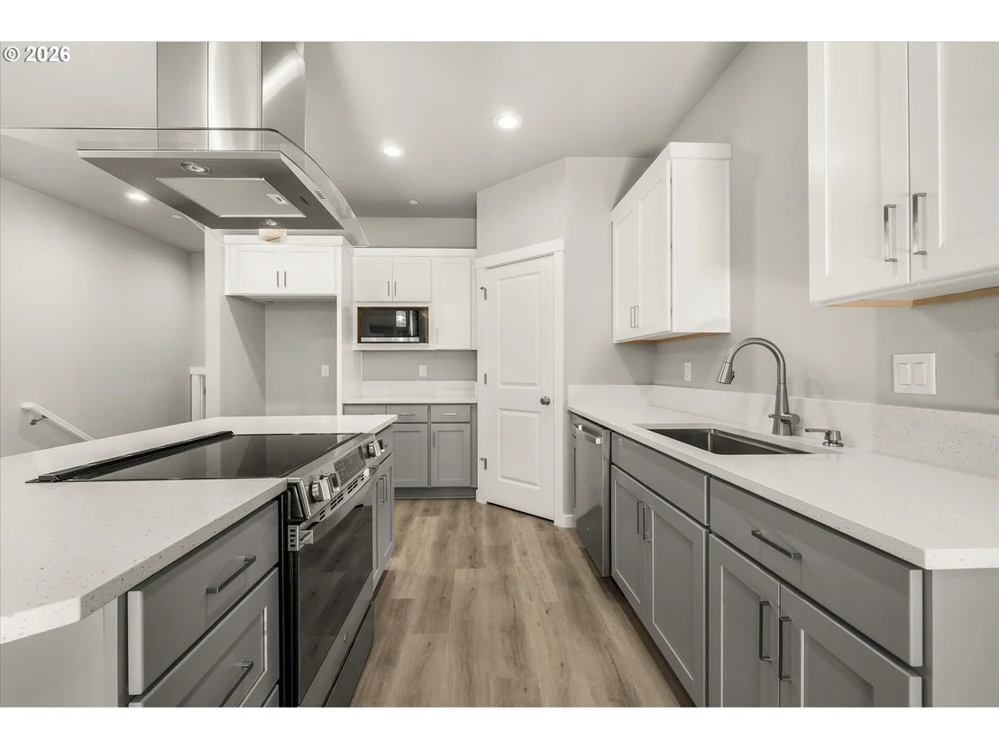 Photo of 165 NW MAWRCREST AVE
