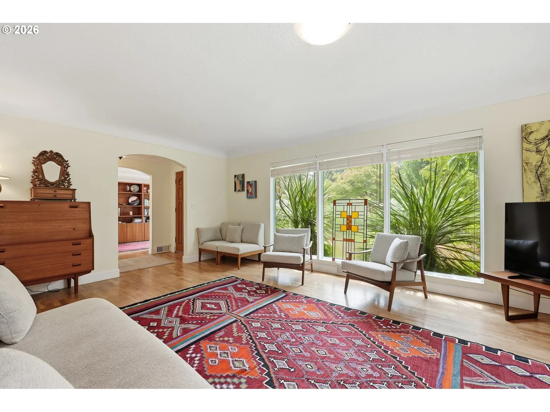 Photo of 595 DARTMOOR DR