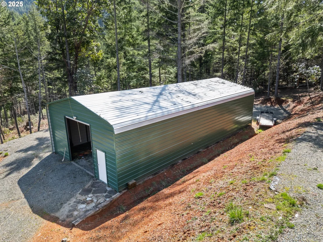 Photo of 520 BRIMSTONE RD