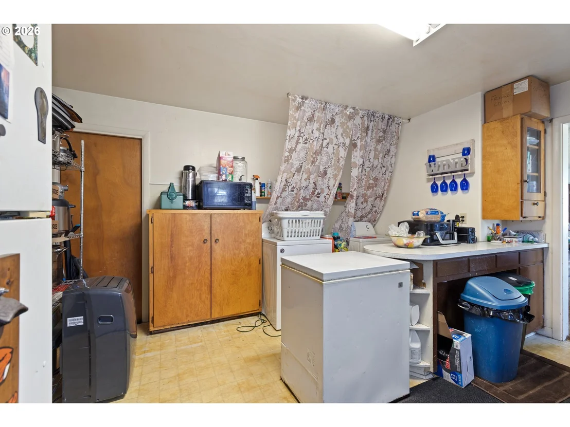 Photo of 311 SE GRAPE AVE