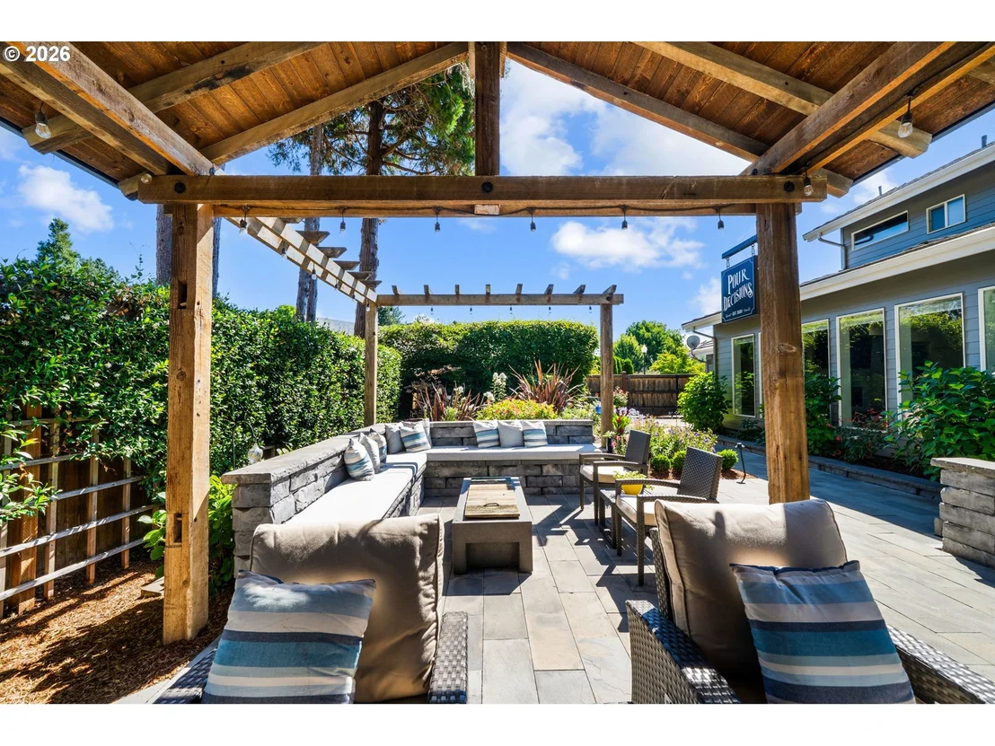 Photo of 673 SHORELINE WAY