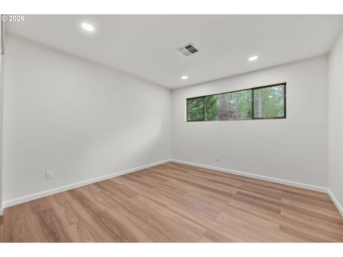 Photo of 135 ROLLING HILLS DR