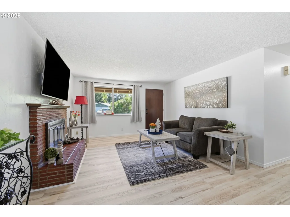 Photo of 2250 W IRWIN WAY