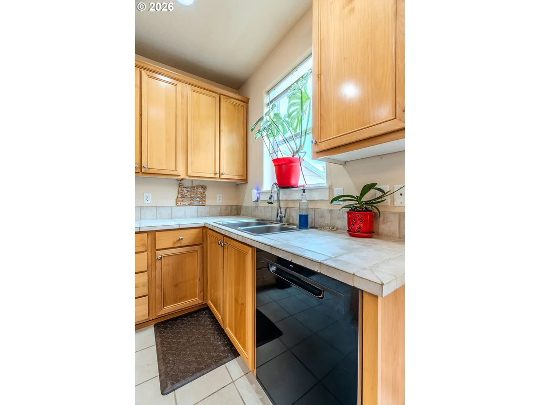 Photo of 866 NW COUNCIL DR