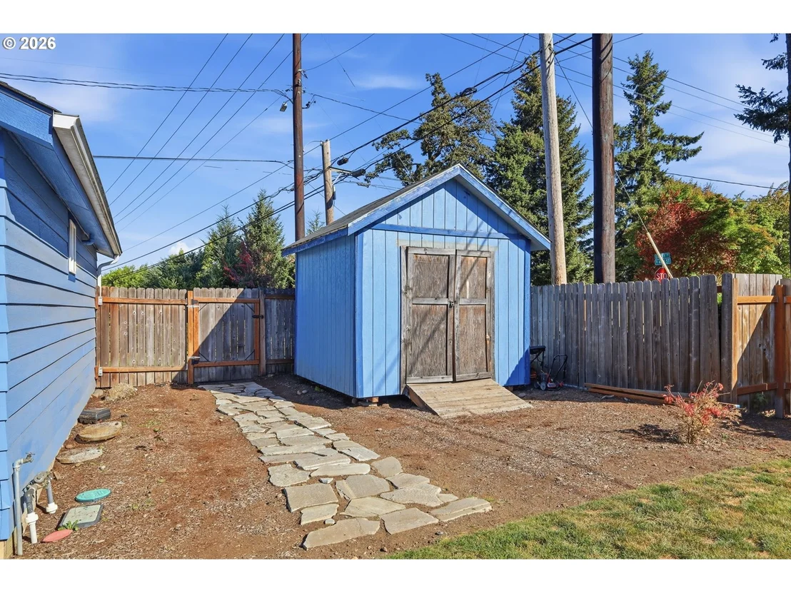 Photo of 4595 DAISY ST
