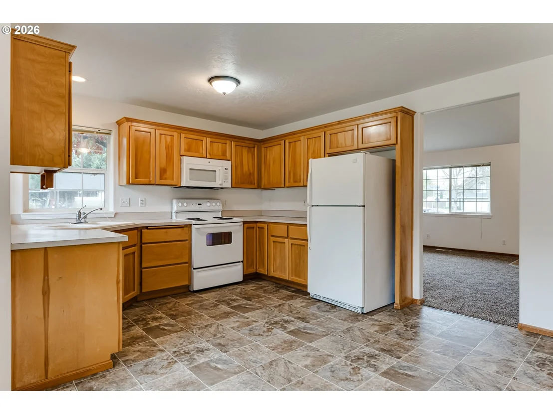 Photo of 555 HOLLYHOCK LN