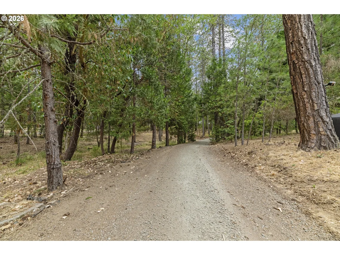 Photo of 135 ROLLING HILLS DR