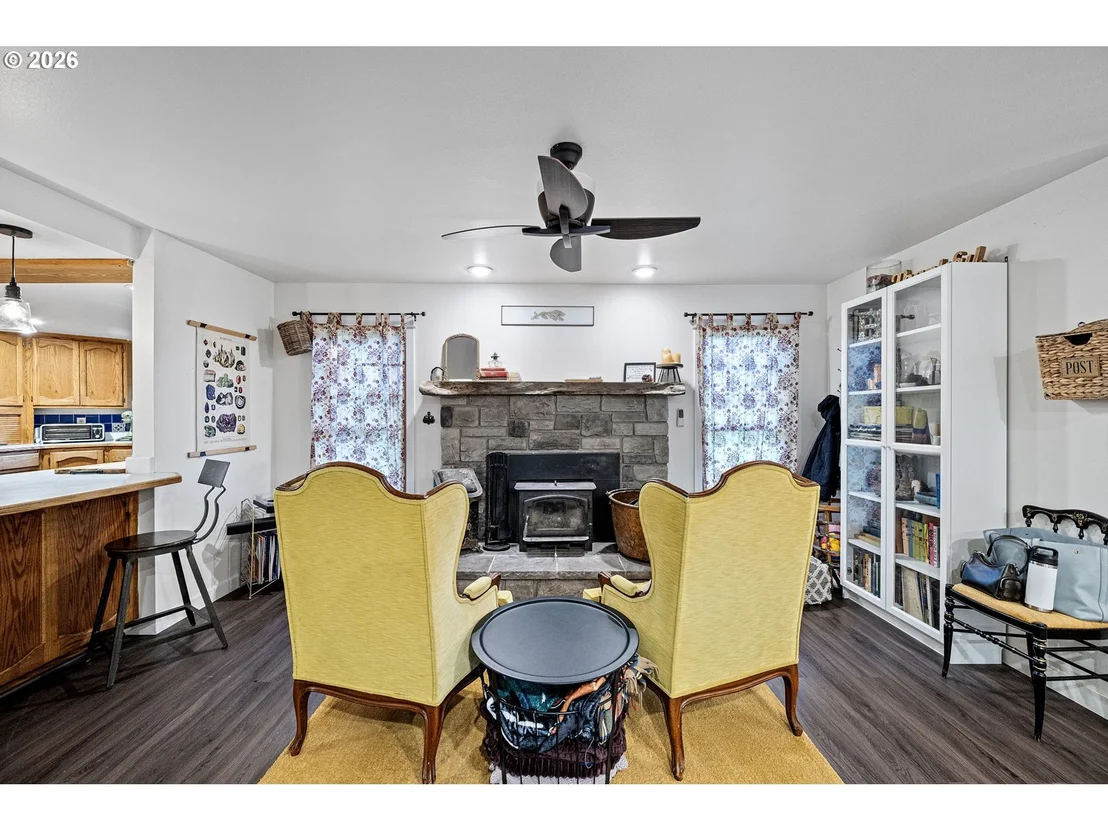 Photo of 39066 CARR TRAIL RD