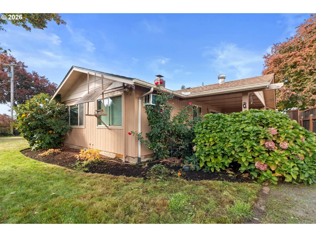 Photo of 475 PINEDALE AVE