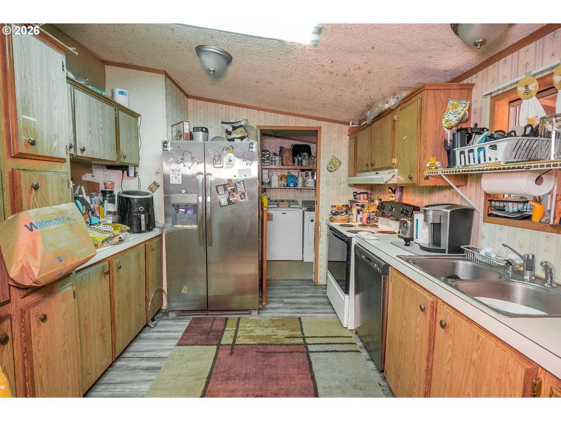 Photo of 496 SCOTTS GLEN DR