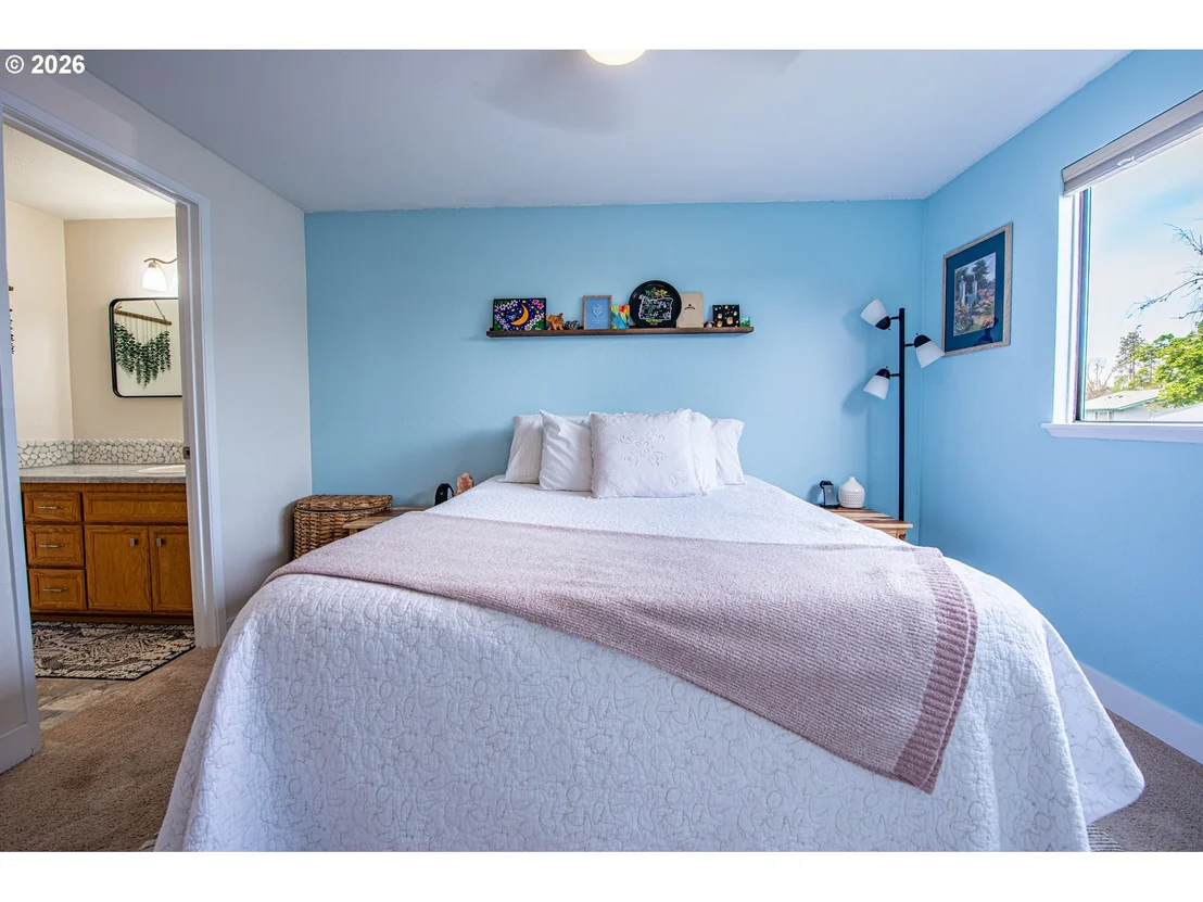 Photo of 1121 CEDAR PL