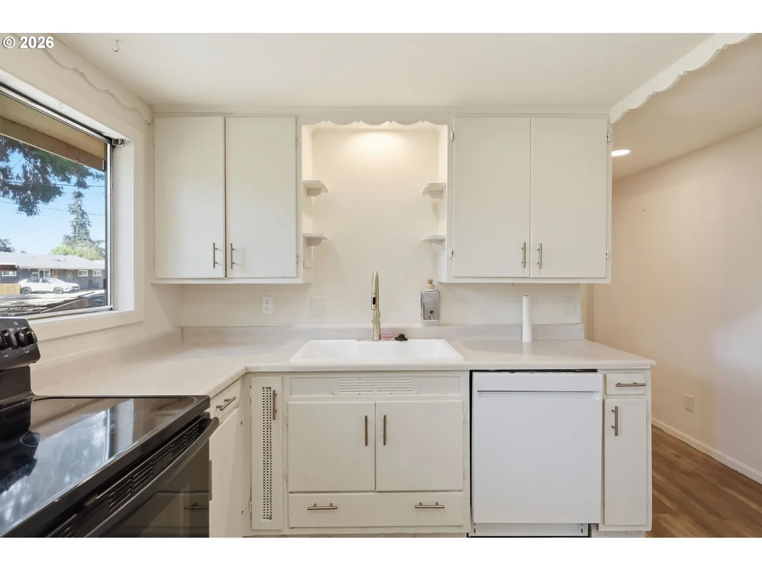 Photo of 605 KOURT DR