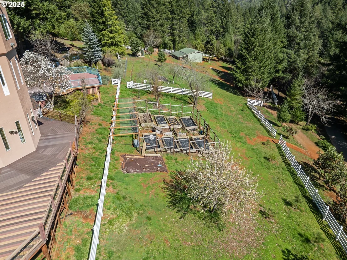 Photo of 520 BRIMSTONE RD