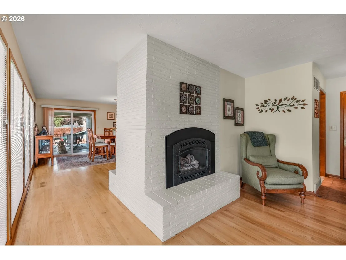 Photo of 230 PARK DR