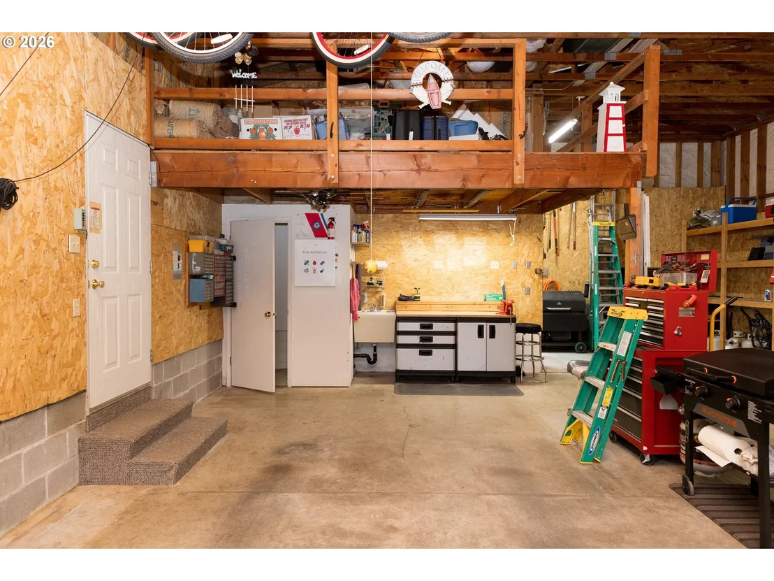 Photo of 327 SOUTHRIDGE DR
