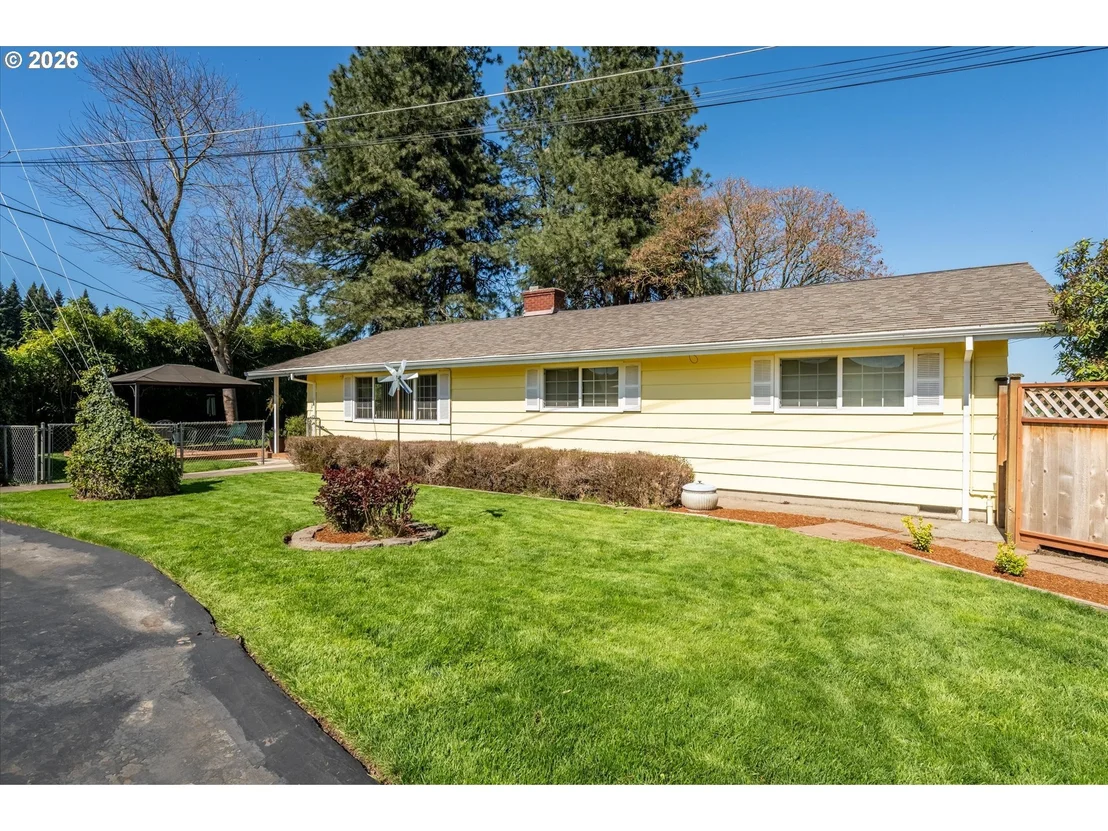Photo of 32120 COBURG BOTTOM LOOP RD