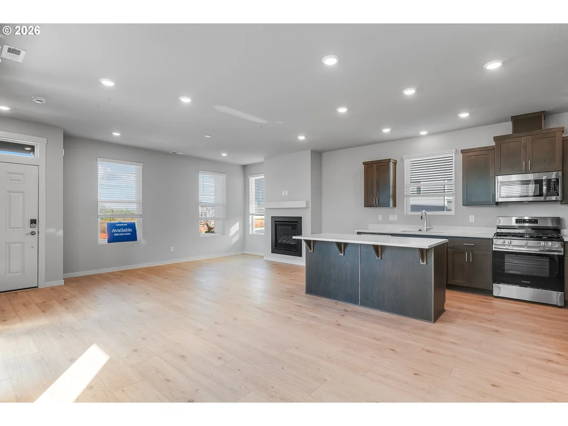 Photo of 955 Legacy ST
