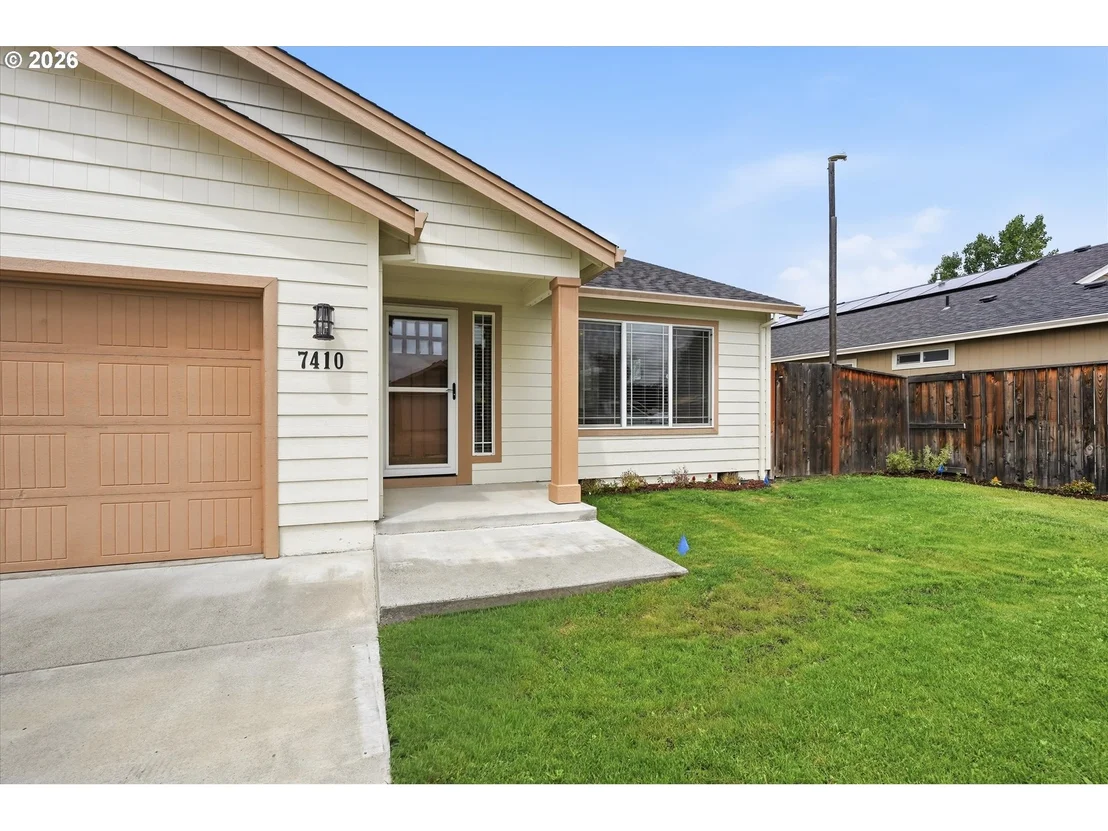 Photo of 7410 DESERT VIEW DR