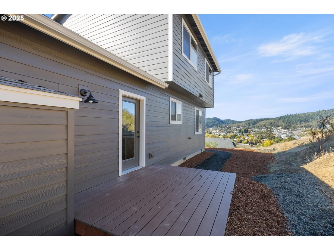Photo of 664 BROOKS LOOP