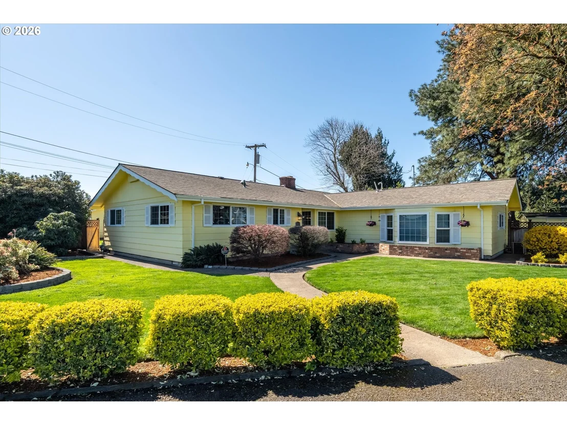 Photo of 32120 COBURG BOTTOM LOOP RD