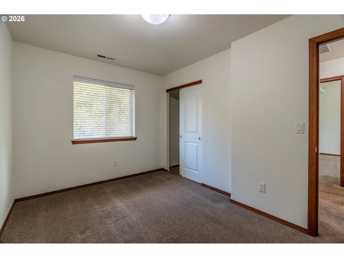 Photo of 2013 NW BELLA VISTA DR