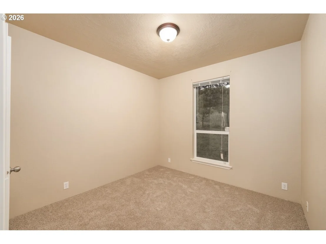 Photo of 1623 LOWER CREST RD