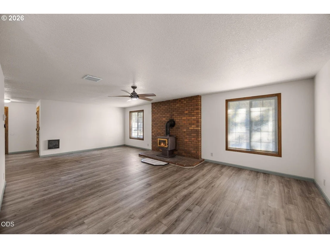 Photo of 52300 GLENWOOD DR